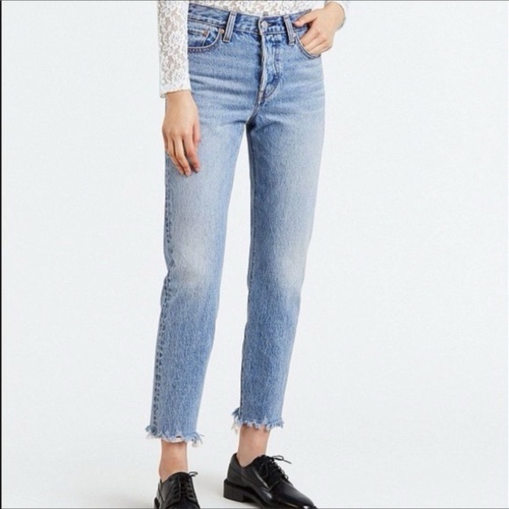 Levis Quality Premium Classic Blue Women's Jeans. Size 27